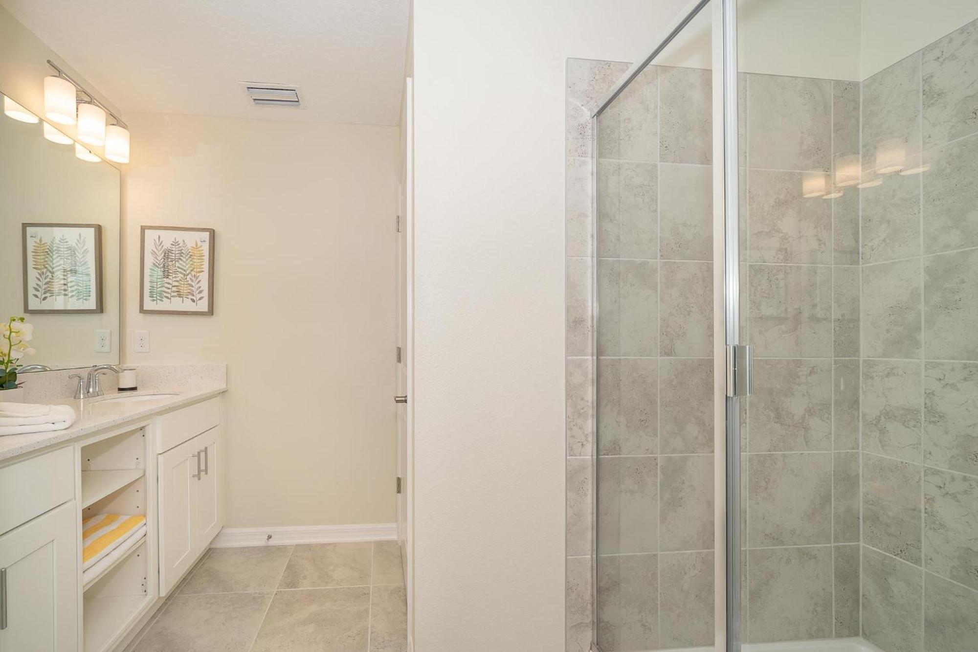 3120-206dr Storey Lake, 2/2 Garden View Apartment *
