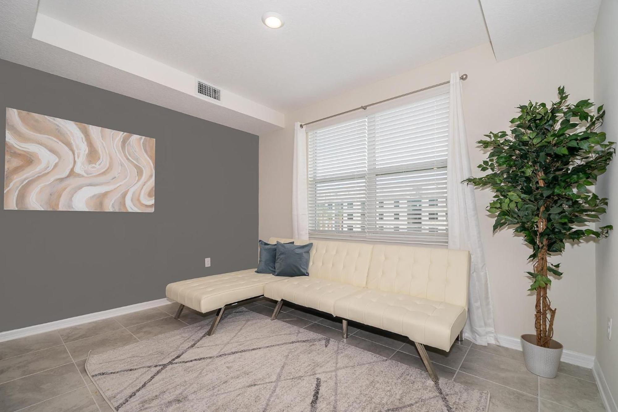 Apartment 3120-206dr Storey Lake, 2/2 Garden View