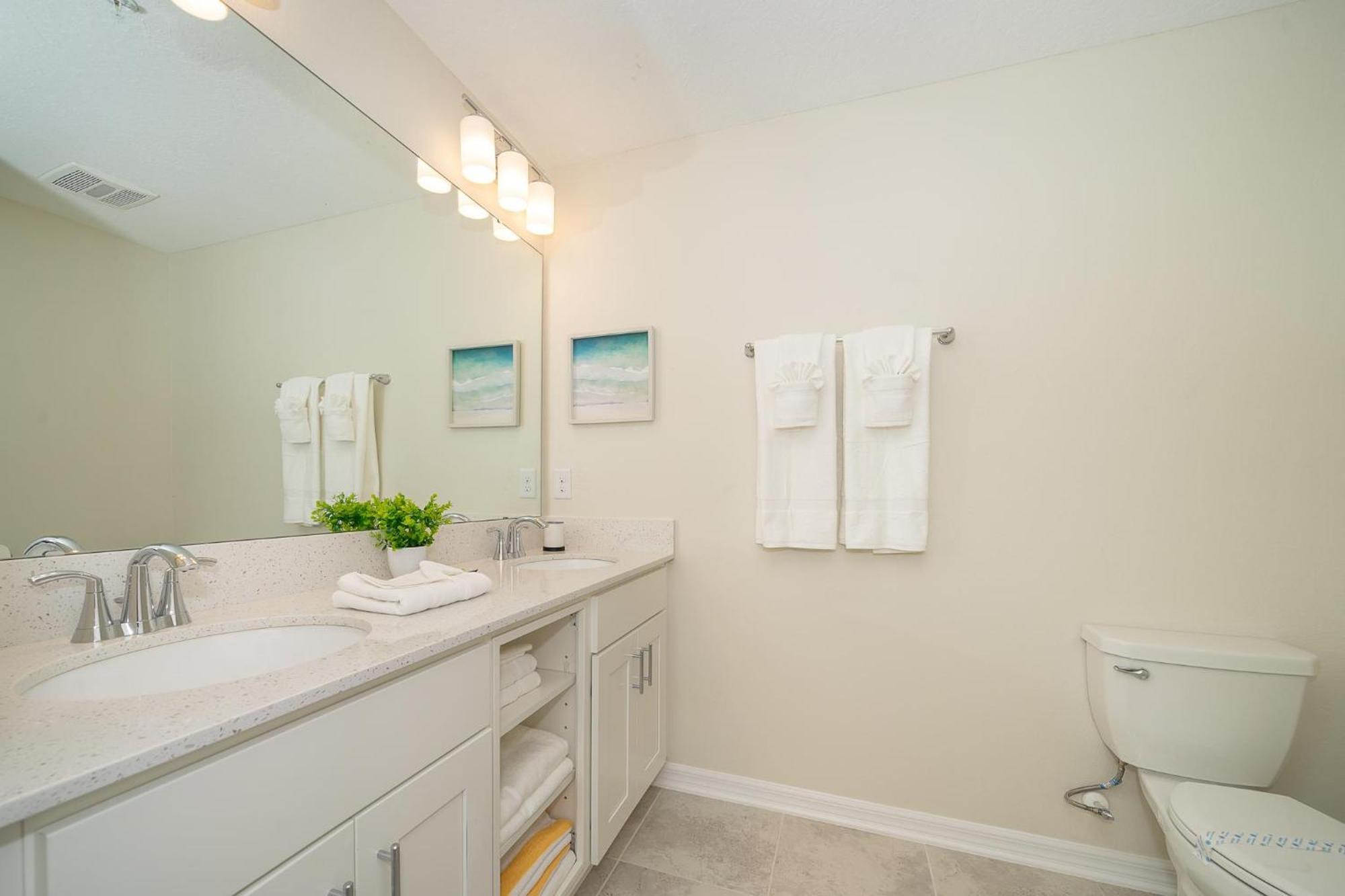 3120-206dr Storey Lake, 2/2 Garden View Apartment *